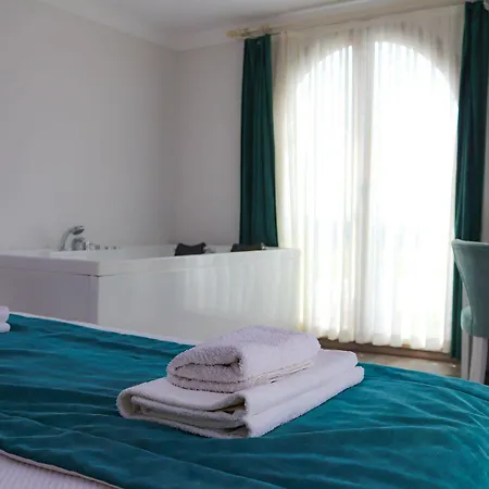 Cunda Rota فندق 3*