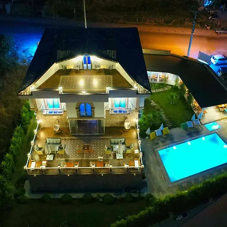 Cunda Rota 3*